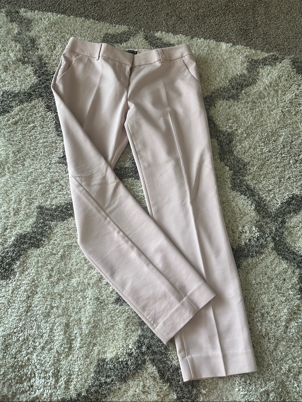 Express Columnist Light Blush Straight Leg Dress Pants Sz 6